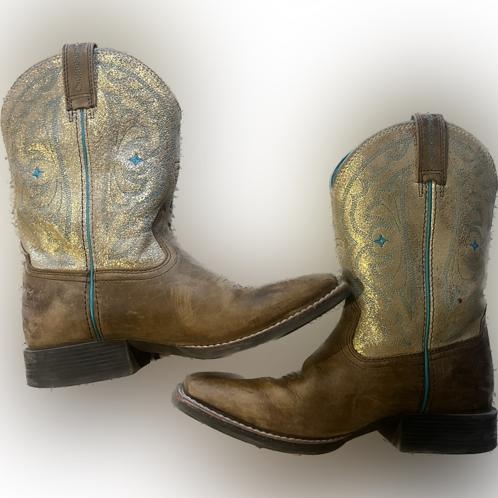 Girls Ariat Cowboy Boots - size 2